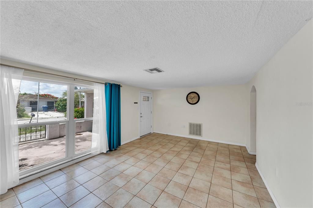 En Venta: $264,000 (2 camas, 2 baños, 1442 Pies cuadrados)