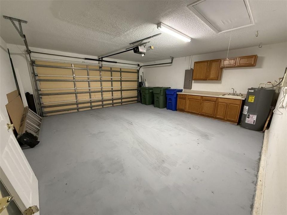 For Rent: $2,000 (3 beds, 2 baths, 1709 Square Feet)