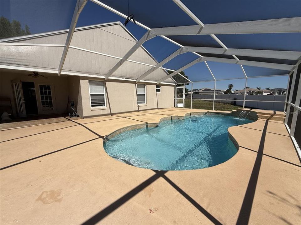 For Rent: $2,000 (3 beds, 2 baths, 1709 Square Feet)