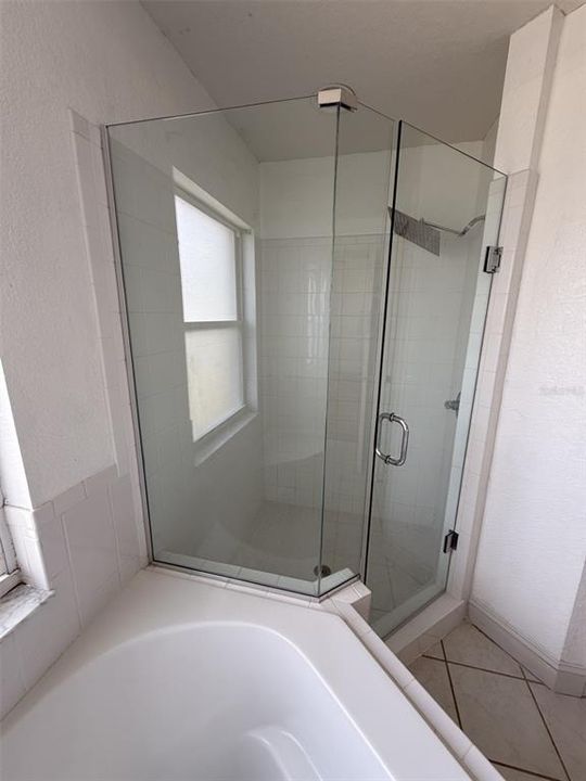 For Rent: $2,000 (3 beds, 2 baths, 1709 Square Feet)