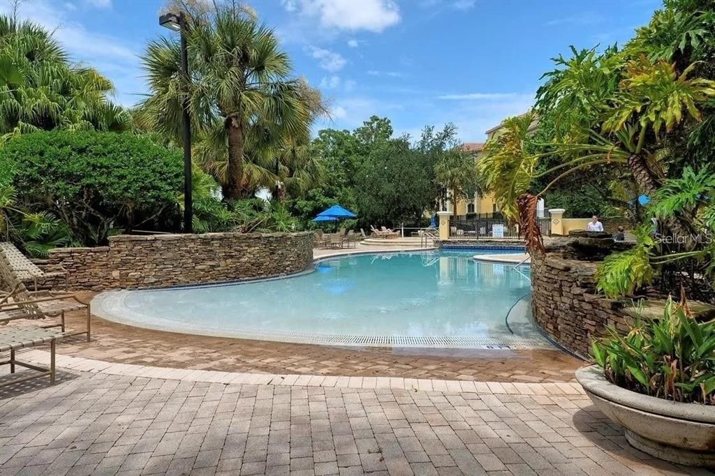 For Rent: $1,850 (2 beds, 2 baths, 1111 Square Feet)