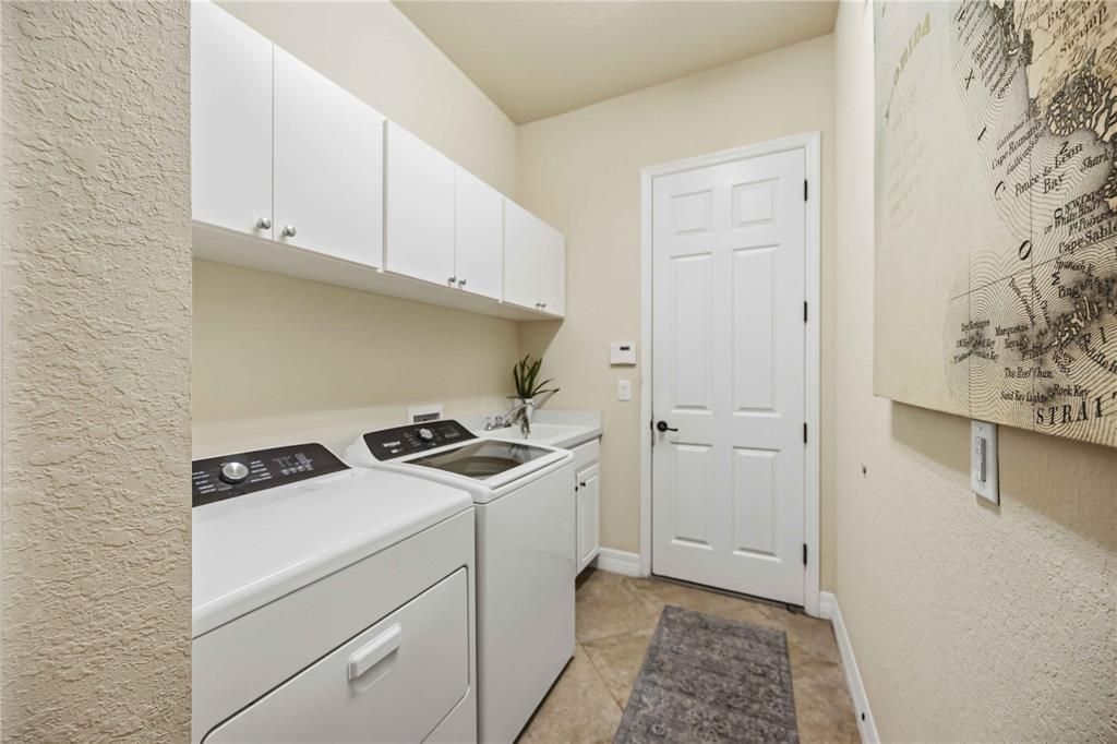 For Sale: $715,000 (4 beds, 2 baths, 2358 Square Feet)