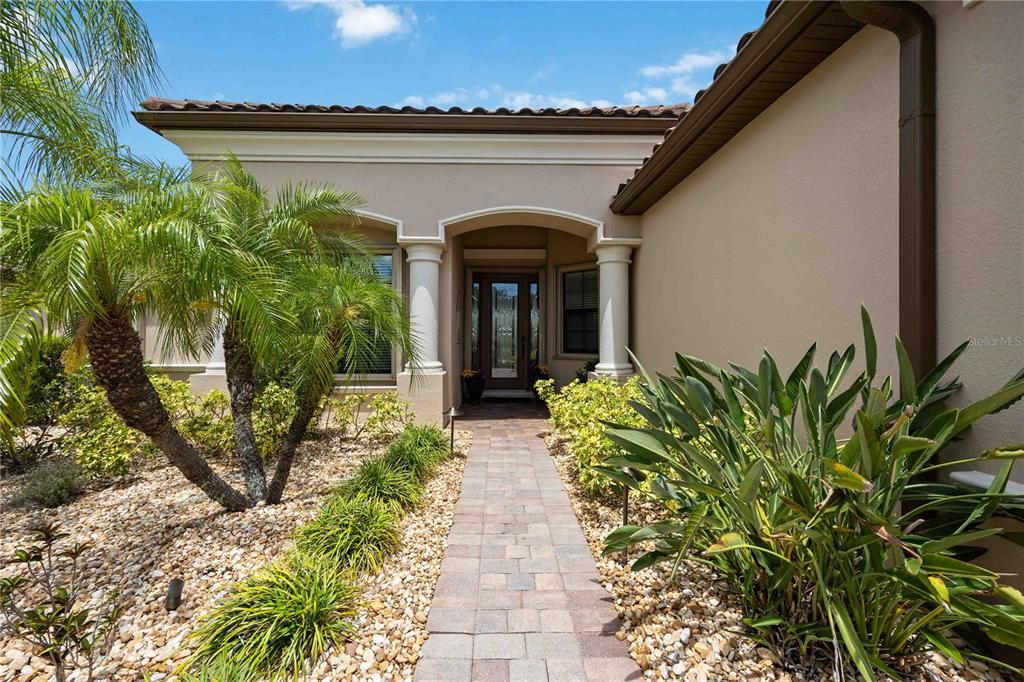 For Sale: $715,000 (4 beds, 2 baths, 2358 Square Feet)