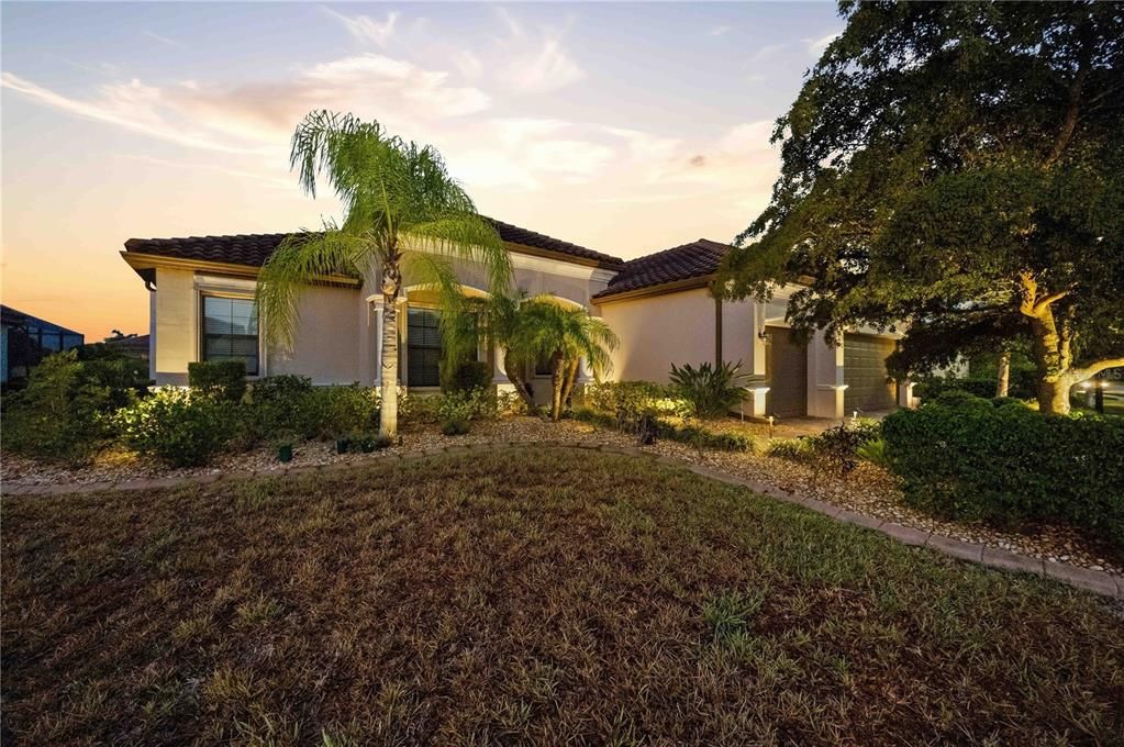 For Sale: $715,000 (4 beds, 2 baths, 2358 Square Feet)