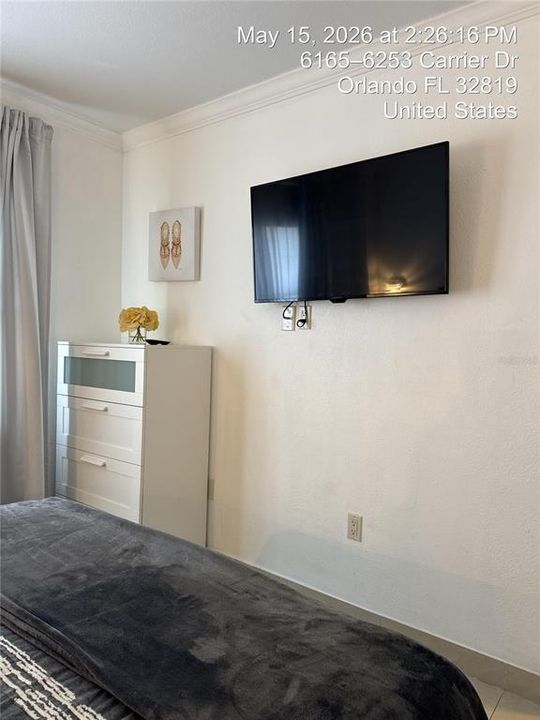 For Sale: $252,000 (2 beds, 2 baths, 583 Square Feet)