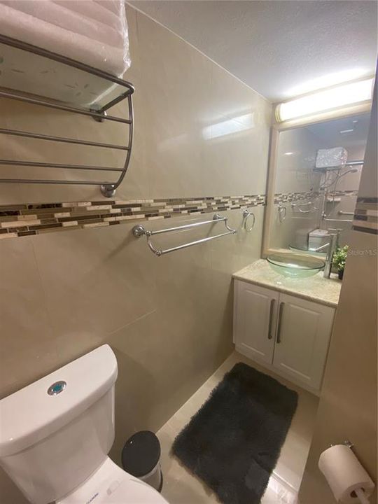 For Sale: $252,000 (2 beds, 2 baths, 583 Square Feet)