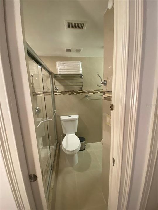 For Sale: $252,000 (2 beds, 2 baths, 583 Square Feet)