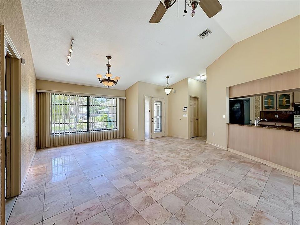 For Sale: $249,900 (3 beds, 2 baths, 1458 Square Feet)