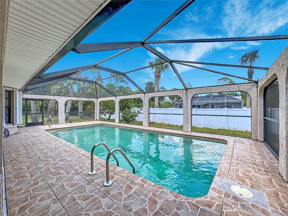 For Sale: $249,900 (3 beds, 2 baths, 1458 Square Feet)