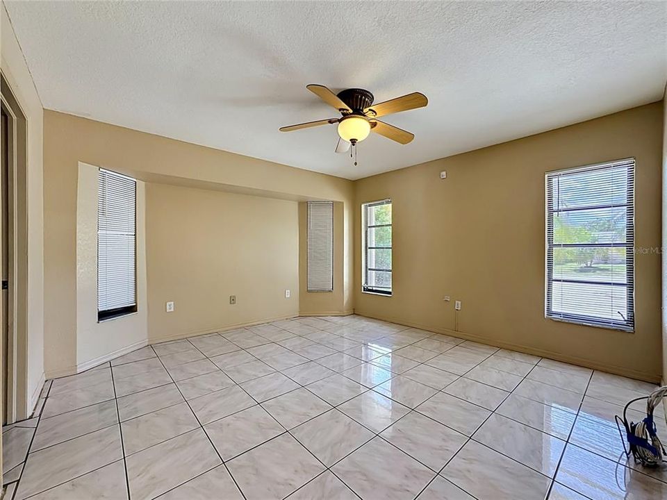 For Sale: $249,900 (3 beds, 2 baths, 1458 Square Feet)