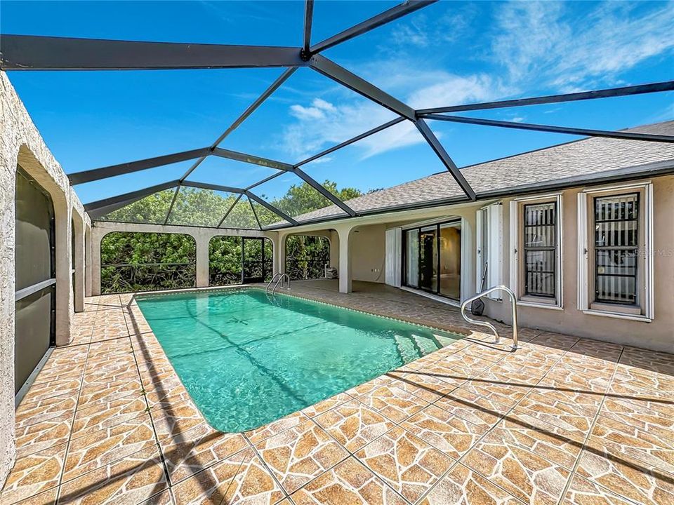 For Sale: $249,900 (3 beds, 2 baths, 1458 Square Feet)