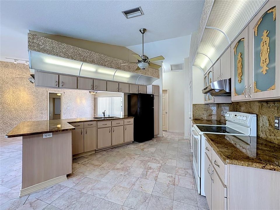 For Sale: $249,900 (3 beds, 2 baths, 1458 Square Feet)
