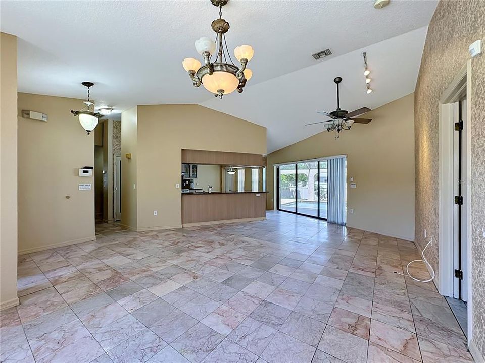 For Sale: $249,900 (3 beds, 2 baths, 1458 Square Feet)