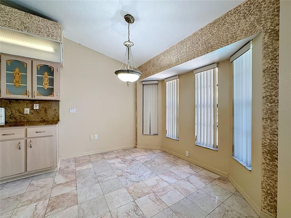 For Sale: $249,900 (3 beds, 2 baths, 1458 Square Feet)