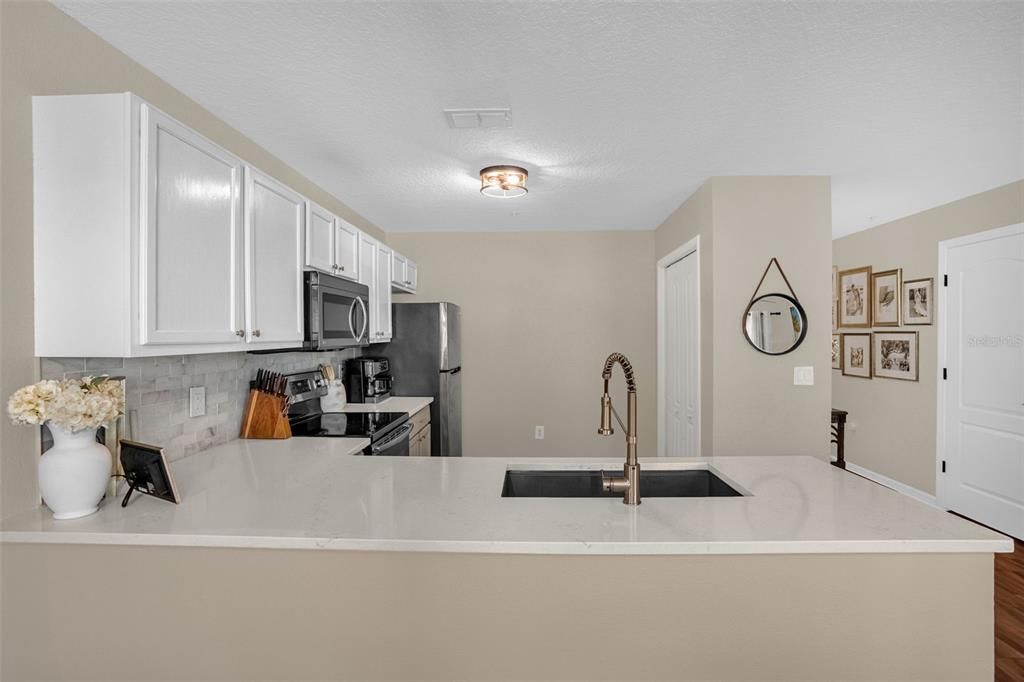 En Venta: $304,999 (2 camas, 2 baños, 1275 Pies cuadrados)
