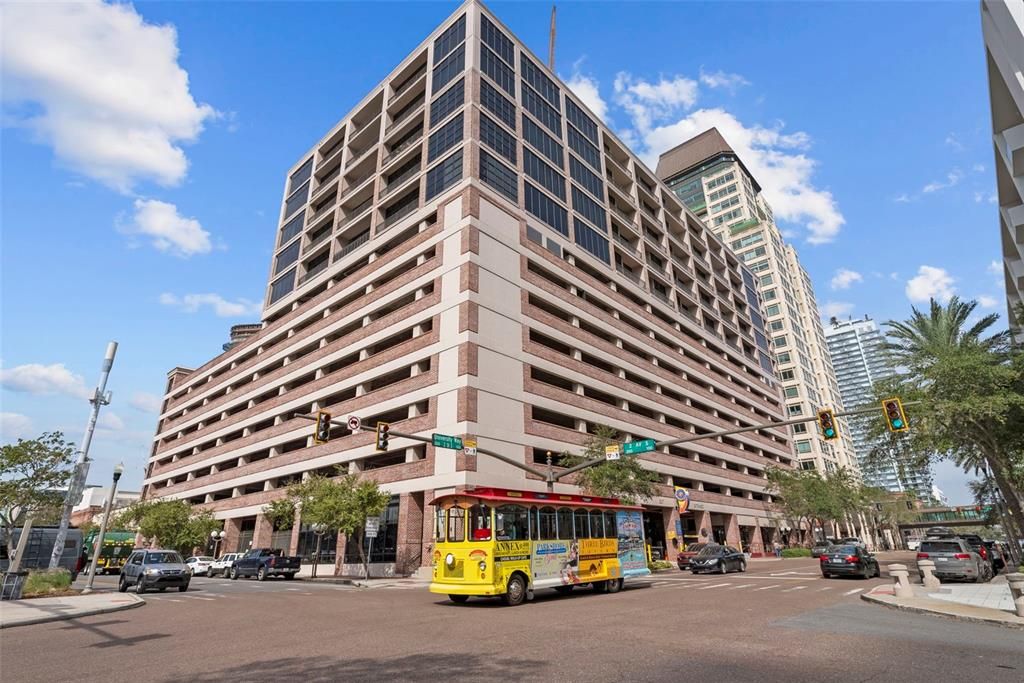 En Venta: $695,000 (1 camas, 1 baños, 1003 Pies cuadrados)