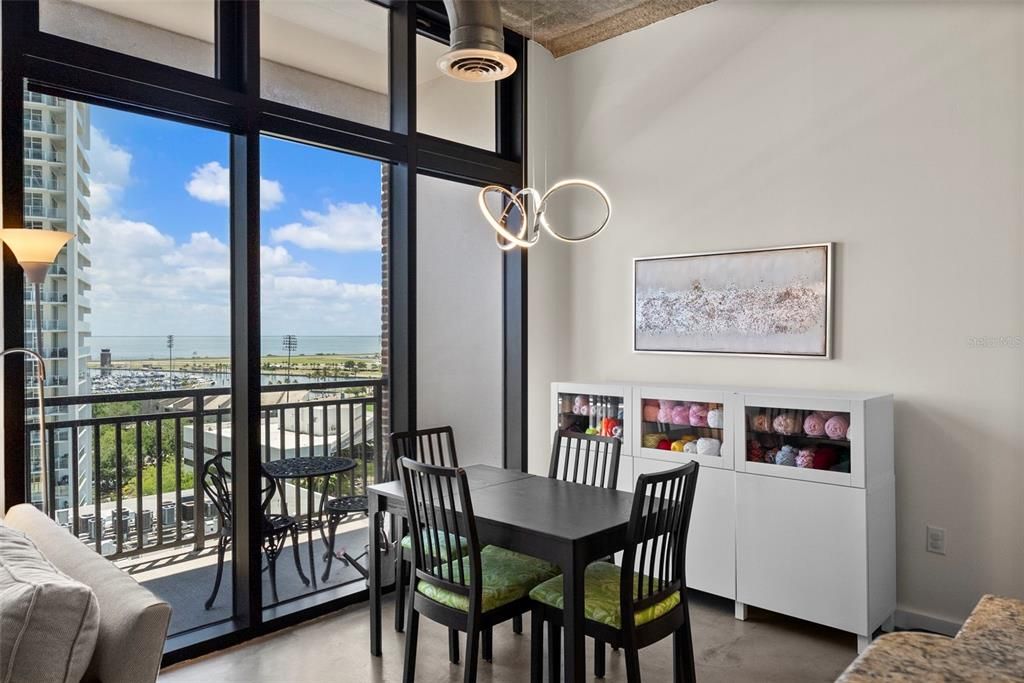 En Venta: $695,000 (1 camas, 1 baños, 1003 Pies cuadrados)