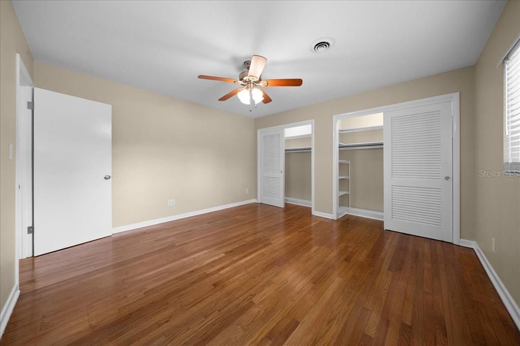 For Sale: $850,000 (3 beds, 2 baths, 2362 Square Feet)