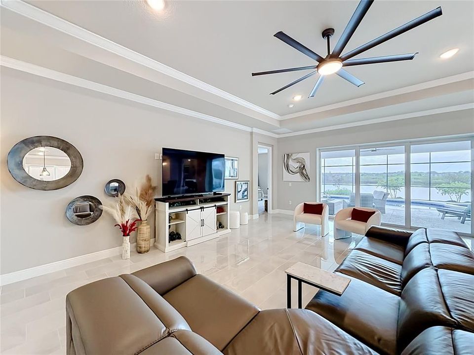 For Sale: $1,050,000 (3 beds, 3 baths, 2728 Square Feet)