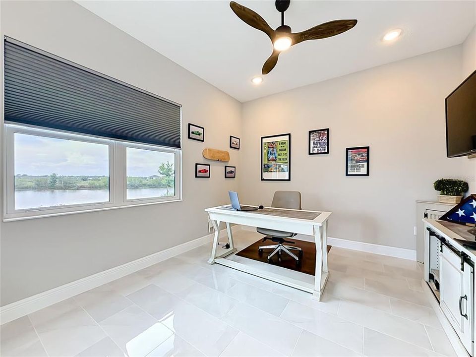 For Sale: $1,050,000 (3 beds, 3 baths, 2728 Square Feet)