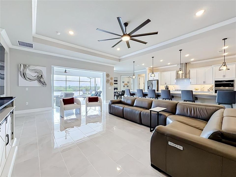 For Sale: $1,050,000 (3 beds, 3 baths, 2728 Square Feet)