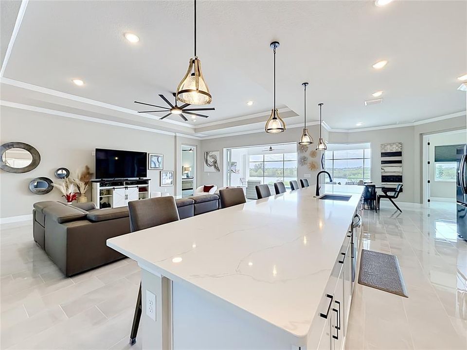 For Sale: $1,050,000 (3 beds, 3 baths, 2728 Square Feet)