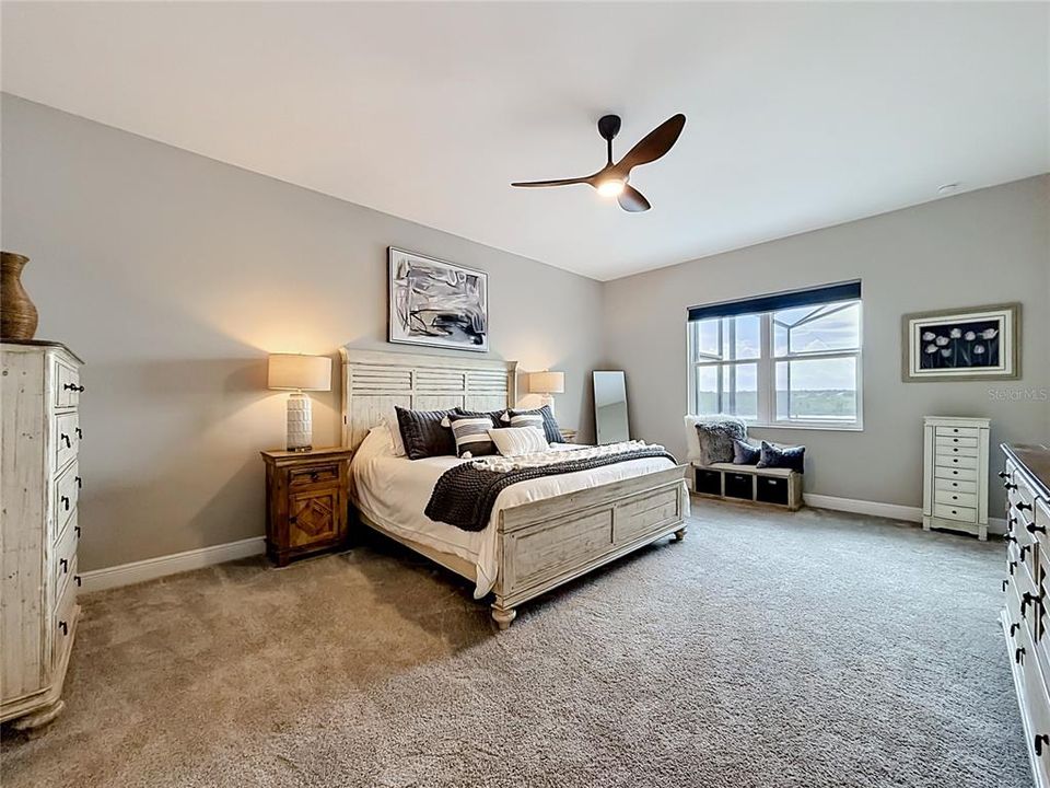 For Sale: $1,050,000 (3 beds, 3 baths, 2728 Square Feet)