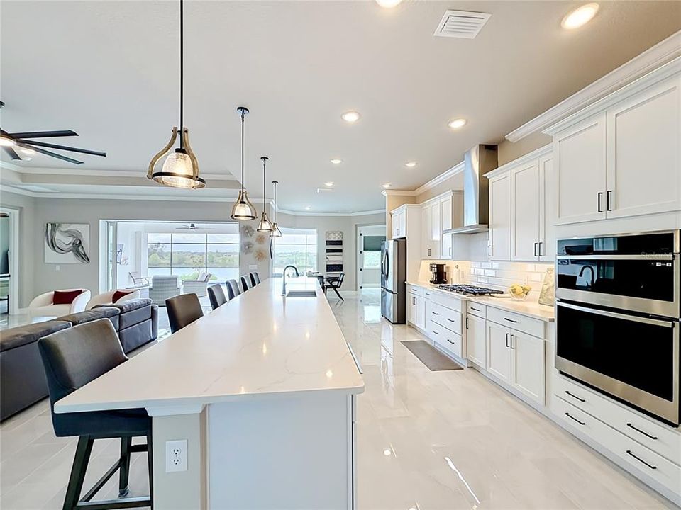For Sale: $1,050,000 (3 beds, 3 baths, 2728 Square Feet)