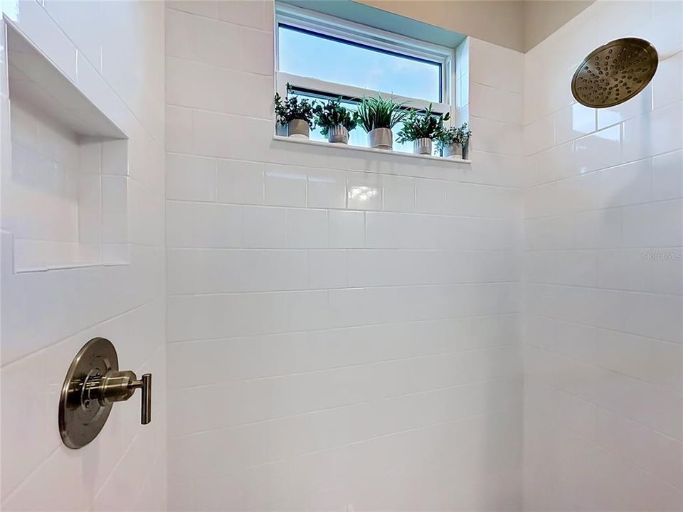 For Sale: $1,050,000 (3 beds, 3 baths, 2728 Square Feet)