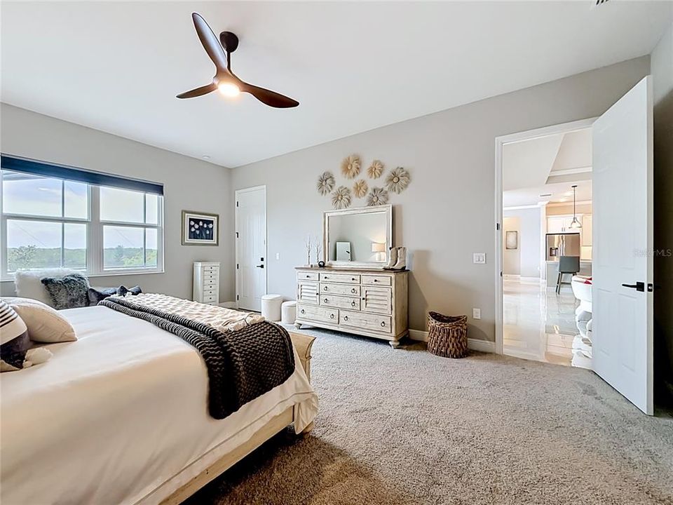 For Sale: $1,050,000 (3 beds, 3 baths, 2728 Square Feet)