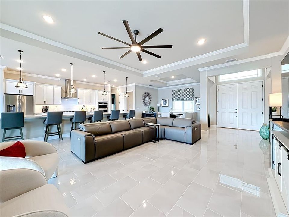 For Sale: $1,050,000 (3 beds, 3 baths, 2728 Square Feet)