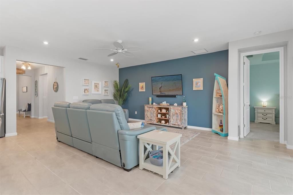 For Sale: $474,700 (3 beds, 2 baths, 2098 Square Feet)