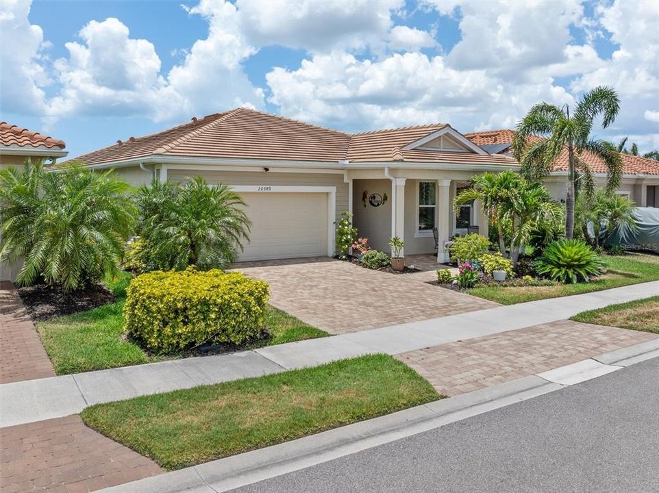 For Sale: $474,700 (3 beds, 2 baths, 2098 Square Feet)