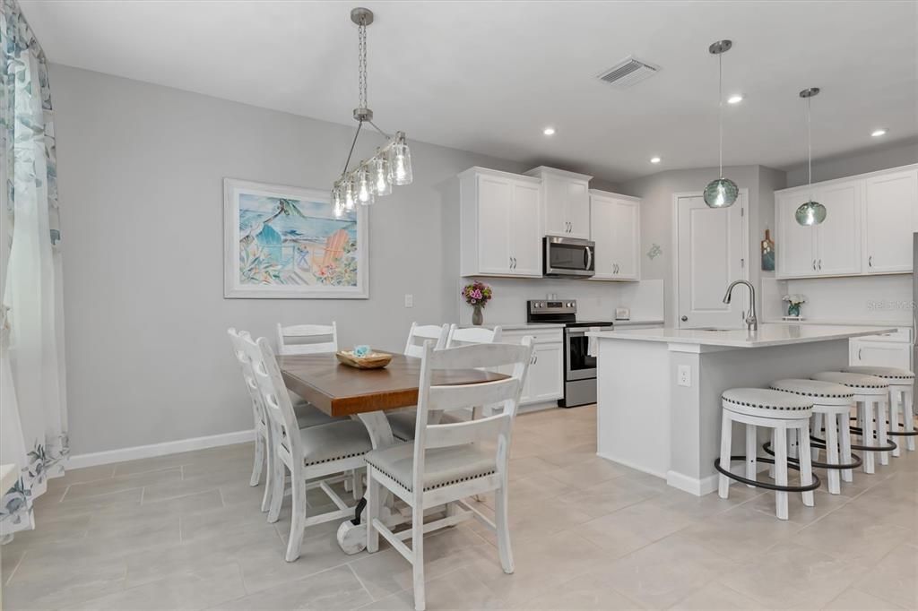 For Sale: $474,700 (3 beds, 2 baths, 2098 Square Feet)