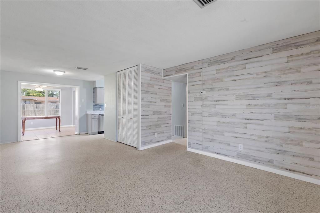 Activo con contrato: $235,000 (3 camas, 1 baños, 1478 Pies cuadrados)