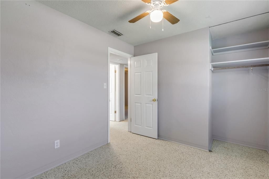 Activo con contrato: $235,000 (3 camas, 1 baños, 1478 Pies cuadrados)