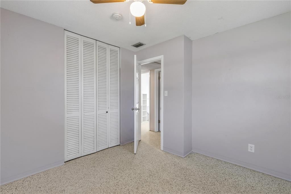 Activo con contrato: $235,000 (3 camas, 1 baños, 1478 Pies cuadrados)
