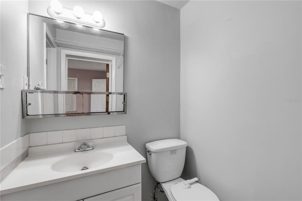 Activo con contrato: $235,000 (3 camas, 1 baños, 1478 Pies cuadrados)