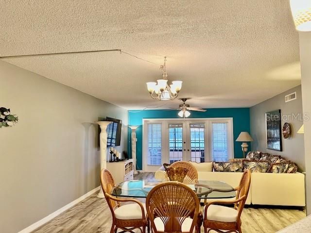 For Rent: $1,600 (2 beds, 2 baths, 1365 Square Feet)