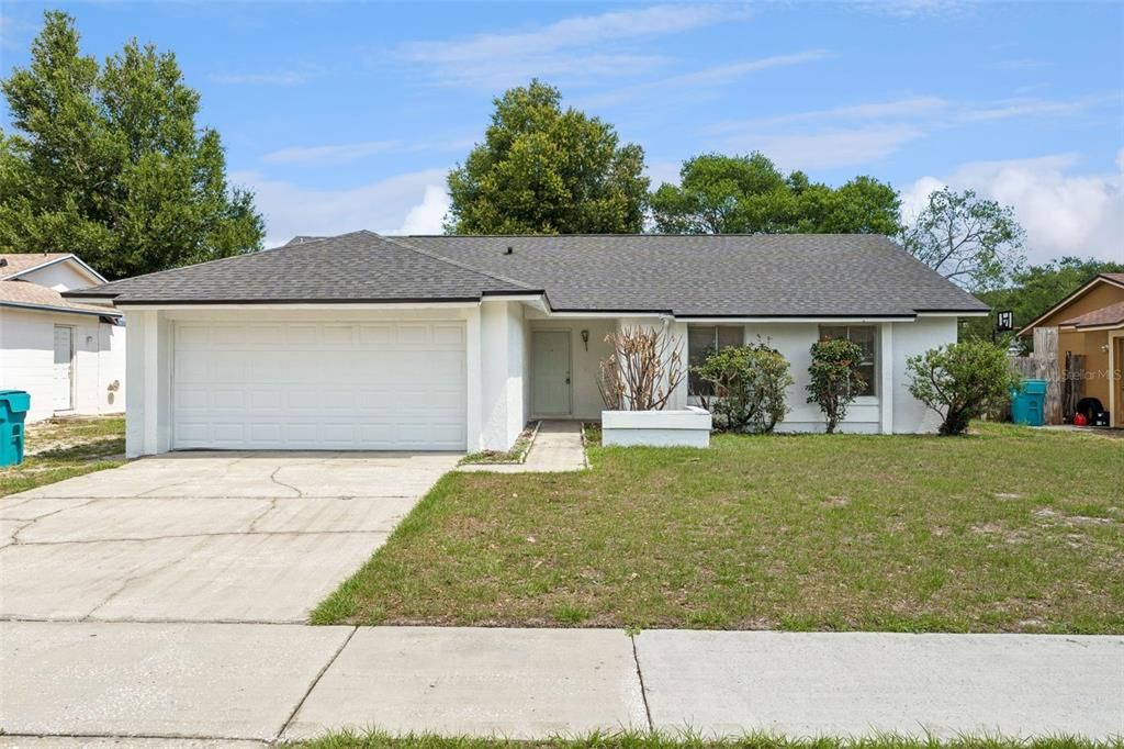 Activo con contrato: $275,000 (3 camas, 2 baños, 1380 Pies cuadrados)