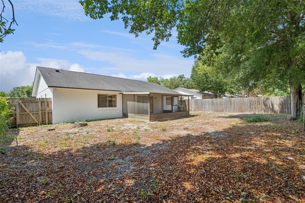 Activo con contrato: $275,000 (3 camas, 2 baños, 1380 Pies cuadrados)