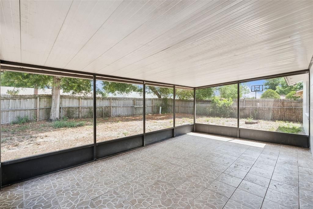 Activo con contrato: $275,000 (3 camas, 2 baños, 1380 Pies cuadrados)