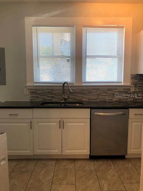 For Rent: $1,850 (2 beds, 2 baths, 1129 Square Feet)