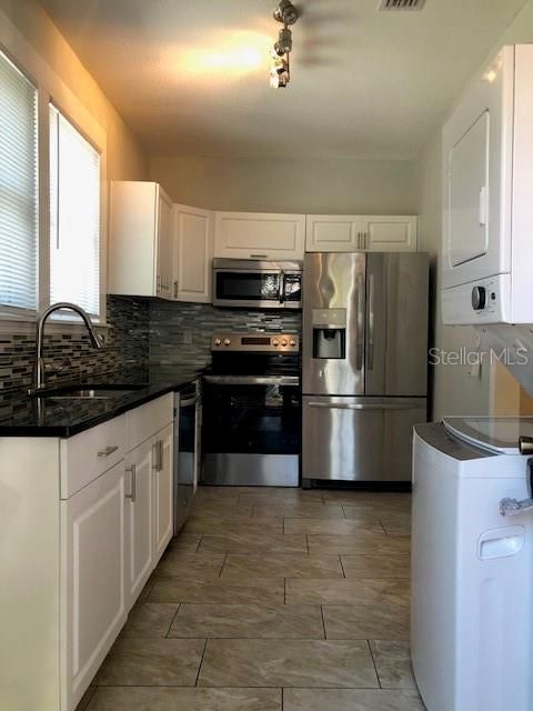 For Rent: $1,850 (2 beds, 2 baths, 1129 Square Feet)