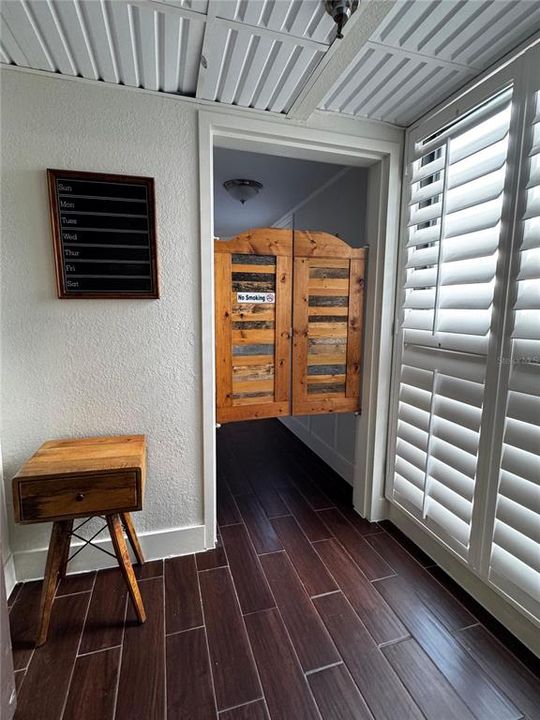 For Sale: $259,000 (2 beds, 2 baths, 578 Square Feet)