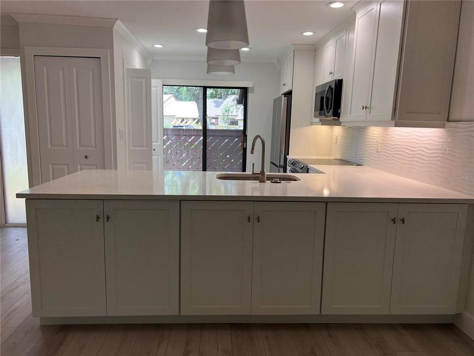 En Venta: $298,000 (2 camas, 2 baños, 1120 Pies cuadrados)