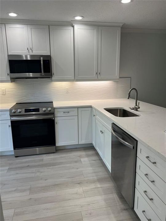 En Venta: $298,000 (2 camas, 2 baños, 1120 Pies cuadrados)