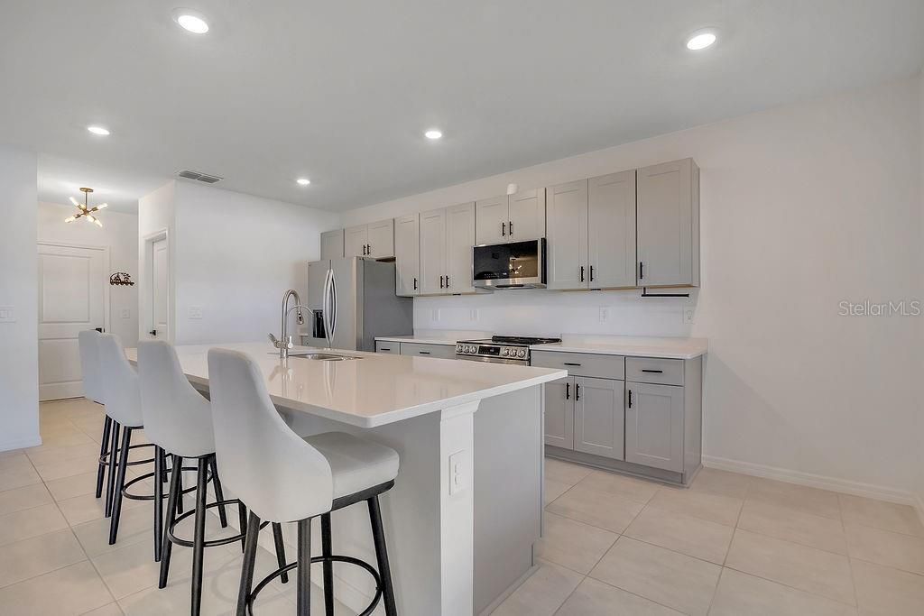 For Sale: $540,000 (5 beds, 3 baths, 2765 Square Feet)