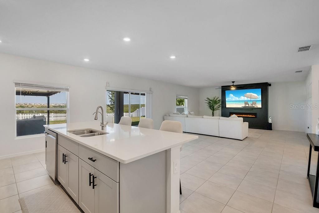 For Sale: $540,000 (5 beds, 3 baths, 2765 Square Feet)