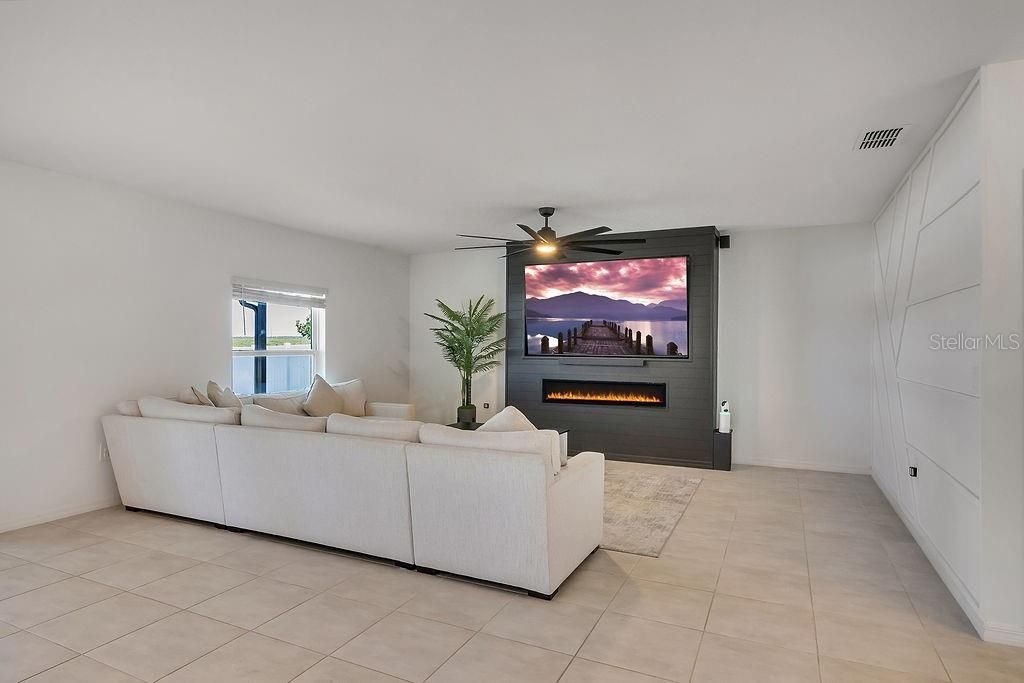 For Sale: $540,000 (5 beds, 3 baths, 2765 Square Feet)